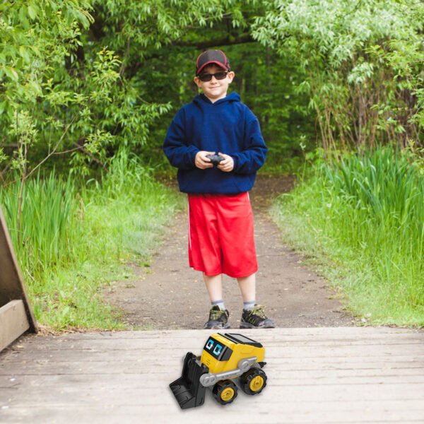 GizmoVine Remote Control Robot Bulldozer Construction Truck Toy Set - Image 9